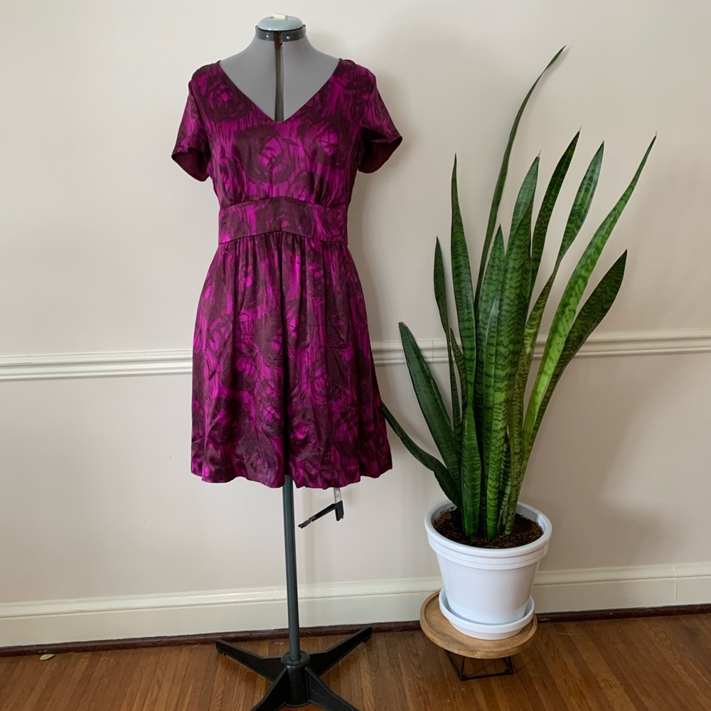 Lovely Banana Republic dress size 10 silk
